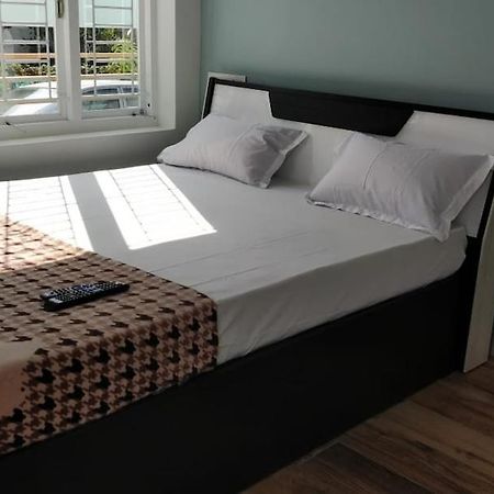 Ab Island Residency Apartment Mundrothuruth Ngoại thất bức ảnh